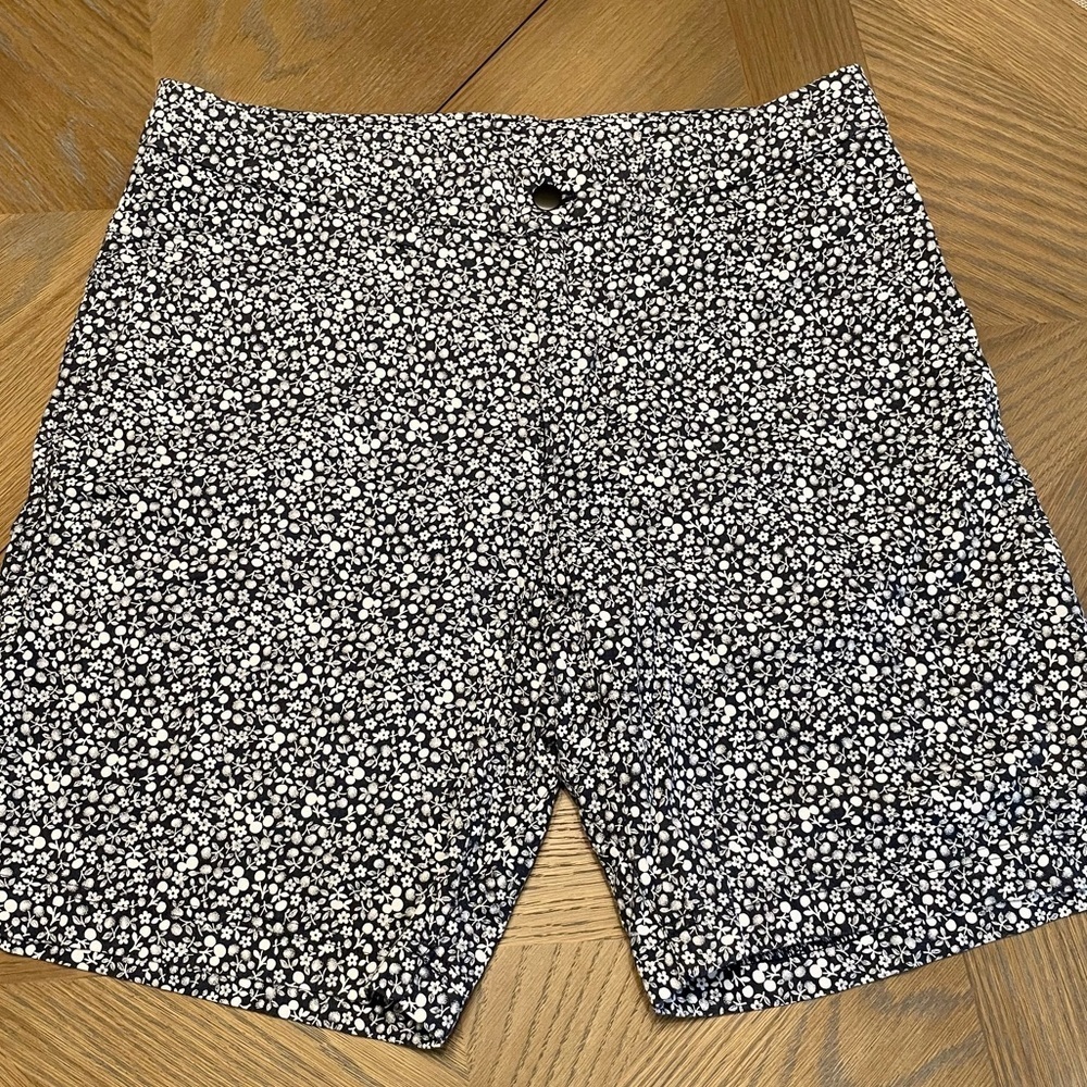 lululemon athletica Black and White Patterned Men Shorts